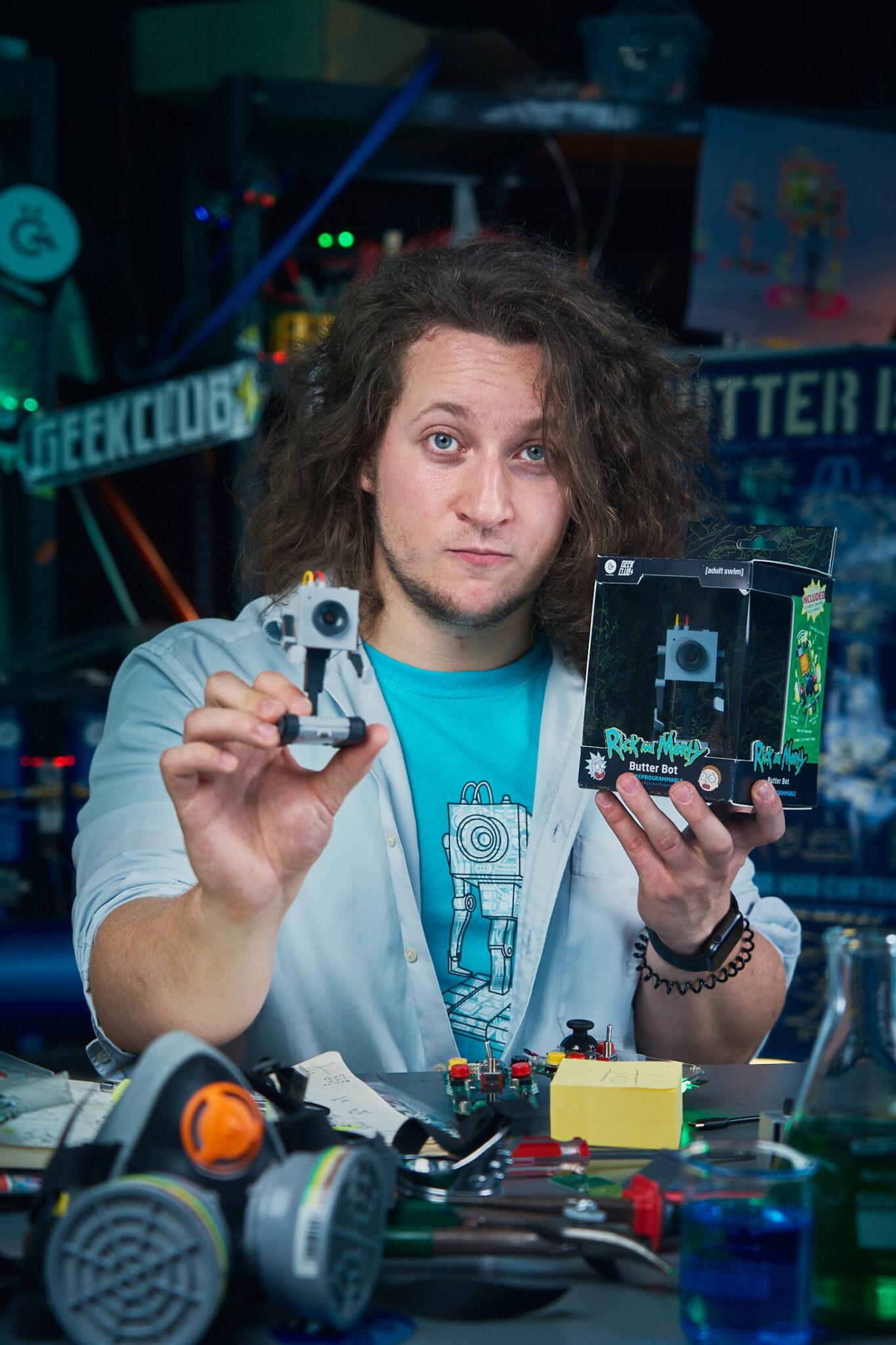 Robots-Blog | Geek Club and CircuitMess in Partnership with Warner Bros ...